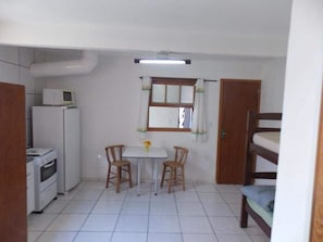 Apartamento 4 Quartos | Fer et planche Ă repasser, Wi-Fi gratuit, draps fournis