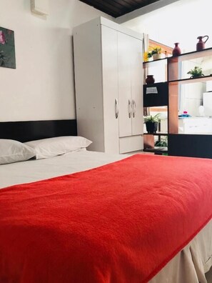 Iron/ironing board, free WiFi, bed sheets - Lagoa da Conceição Apartaments (Florianópolis)