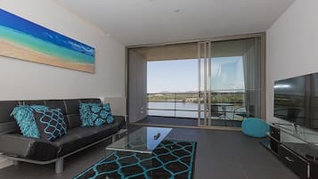 Apartment, 1 Bedroom (Nishi 1010) | 1 bedroom, iron/ironing board, rollaway beds