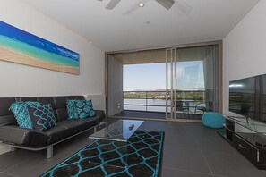 Apartment, 1 Bedroom (Nishi 1010) | 1 bedroom, iron/ironing board, rollaway beds - Accommodate Canberra - Nishi (Canberra)