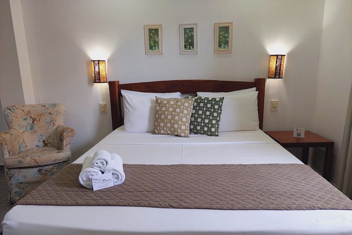Santa Fe Super Luxo | Minibar, desk, blackout drapes, free WiFi