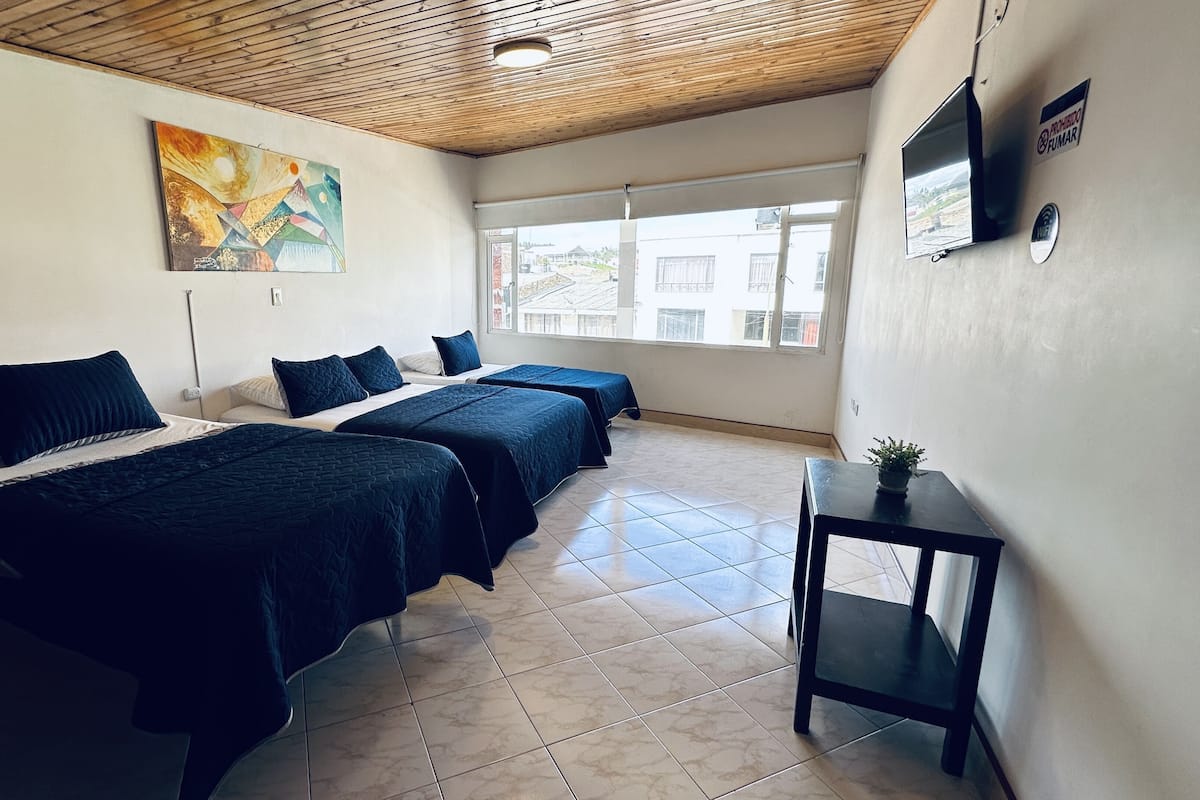 Standard Quadruple Room | Free WiFi, bed sheets