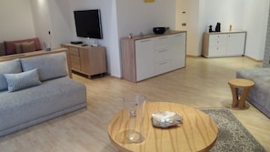 Apartment, 2 Bedrooms | Living area