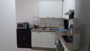 Apartment, 2 Bedrooms | Private kitchen