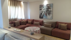 Apartment, 2 Bedrooms | Living room
