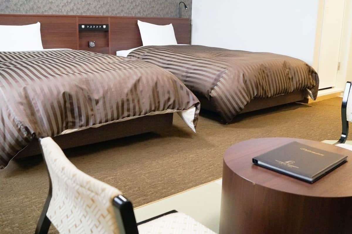 Escrivaninha, Wi-Fi de cortesia, roupa de cama
