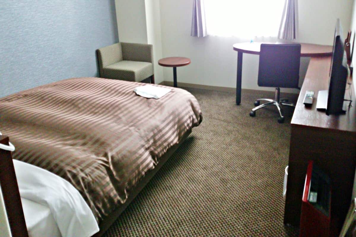 Escrivaninha, Wi-Fi de cortesia, roupa de cama