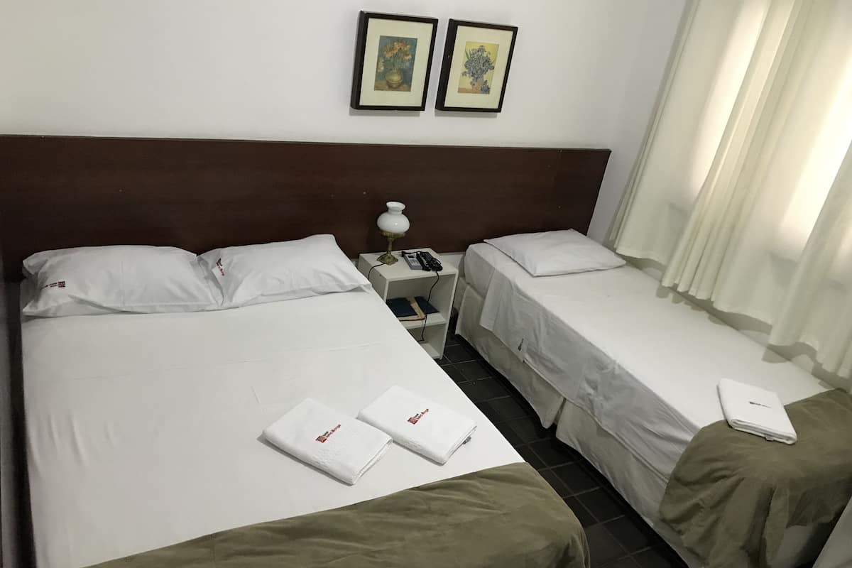 迷你吧、遮光布/窗簾、熨斗/熨衣板、免費無線上網