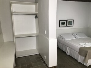 Double Room | Minibar, blackout curtains, iron/ironing board, free WiFi - Hotel Velho Monge (Teresina)