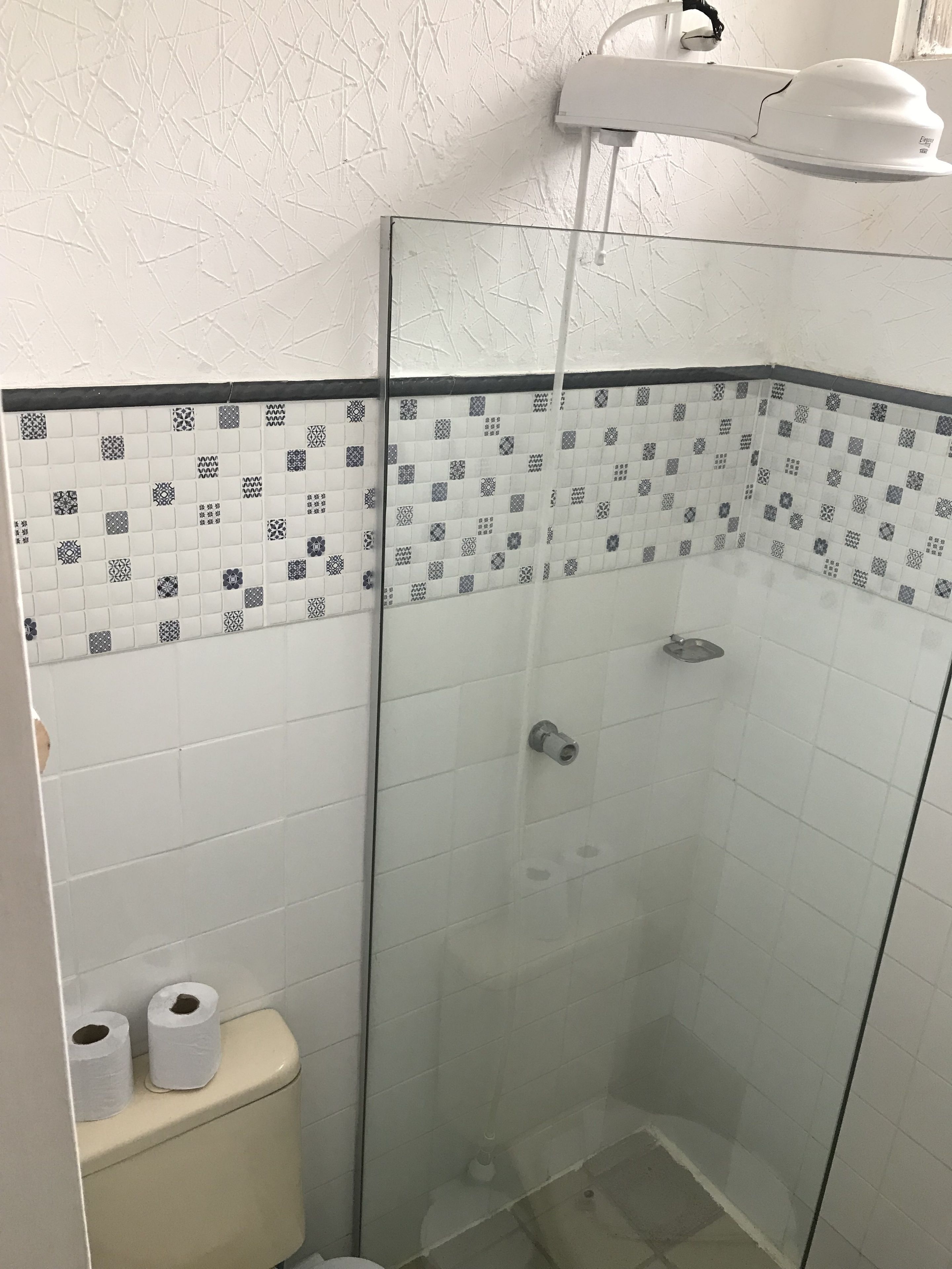 triple room | bathroom shower