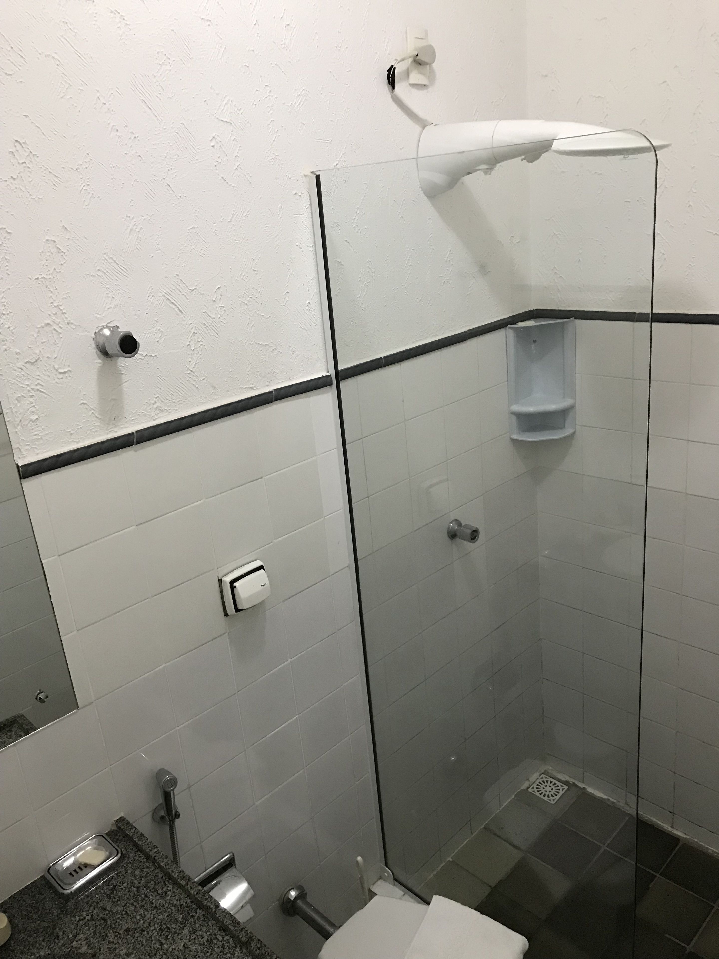 single room | bathroom shower