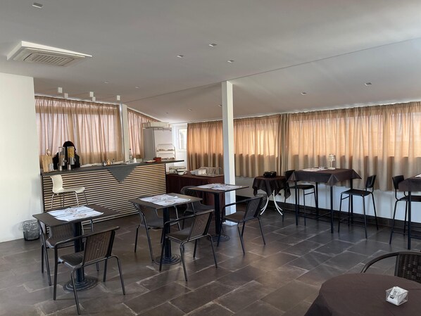 Bar (in der Unterkunft)