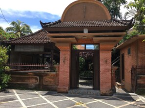 Fachada da propriedade