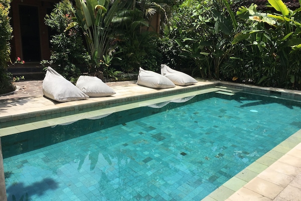 Outdoor pool, pool loungers