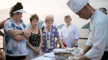 Breakfast, lunch and dinner served