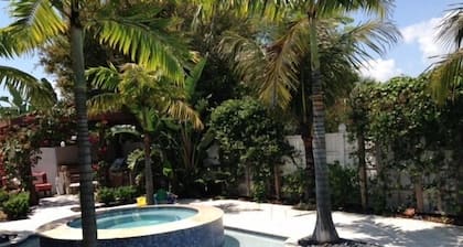 Family-Friendly 4BR Beach Retreat with Pool & Putting Green â Walk to Beach