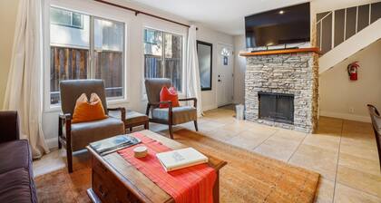 Relax & Recharge: Quiet 2BR Condo in the Heart of North Shore