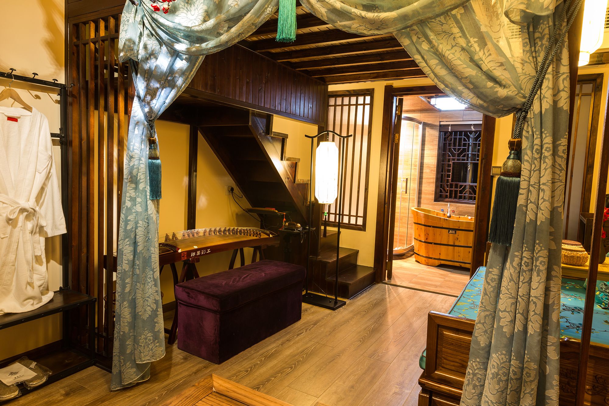 Loftsrom | Skrivebord, wi-fi (inkludert) og sengetøy