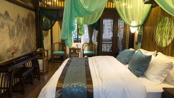 Double Room, Bathtub | Desk, free WiFi, bed sheets