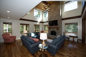 Smart TV, fireplace, DVD player, books