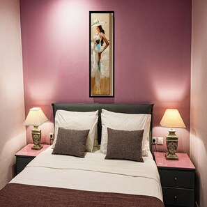 1 bedroom, in-room safe, desk, iron/ironing board - Blue Petal Apartment, 5 minutes from the beach (Heraklion)