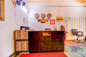 Lobby - Jeniffer Inn (New Delhi)