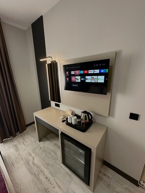 Superior kamer, 1 tweepersoonsbed | Een bureau, geluiddichte muren, een strijkplank/strijkijzer, gratis wifi