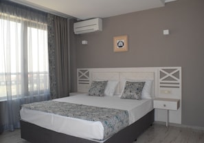 In-room safe, desk, soundproofing, wheelchair access