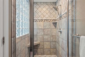 Bathroom - Home Again: Oceanfront, Pool, Spa, Elevator (Nags Head)