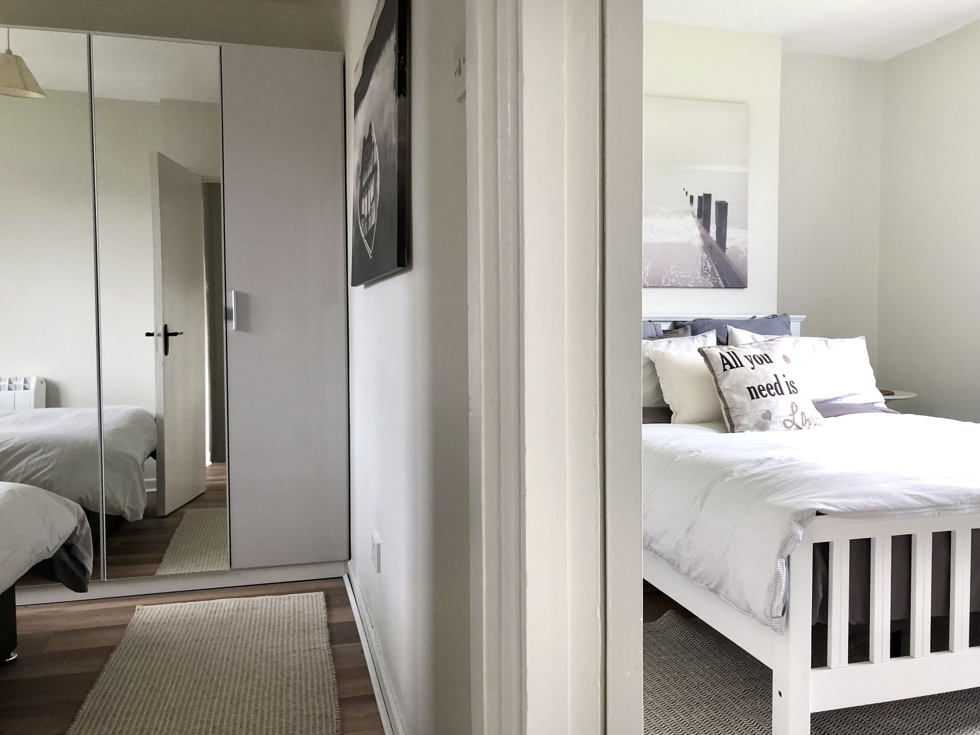 2 slaapkamers, een strijkplank/strijkijzer, reisbedje, gratis wifi