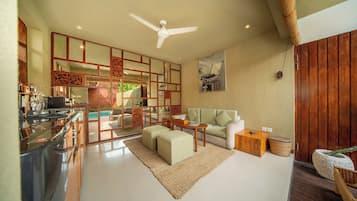 Grand 1 Bedroom Villa with Private Pool | 1 habitación, minibar, caja de seguridad en la habitación y escritorio