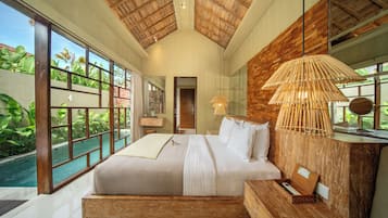 Royal 1 Bedroom Villa with Private Pool & Bathtub | 1 habitación, minibar, caja de seguridad en la habitación y escritorio