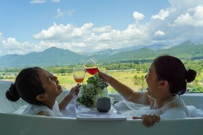 Bañera de hidromasaje privada