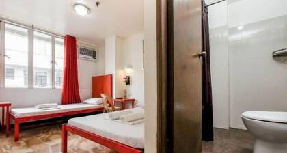 Stay Malate (Wanderers Guest House)