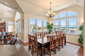 Dining - Satisfaction: Oceanfront, Saltwater Pool, Rec Room (Nags Head)