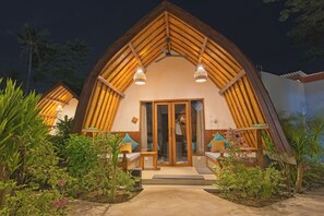 Deluxe Twin Room | In-room safe, blackout drapes, soundproofing, free WiFi - Chill Out Bungalows (Gili Air)