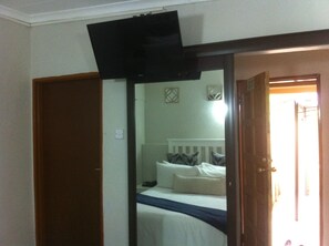 Executive Double Room - Marico Guest House (Francistown)