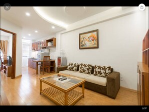 Flat-screen TV - Palmo Service Apartment 2 (Hanoi)