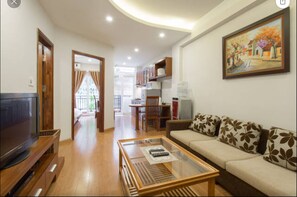 Flat-screen TV - Palmo Service Apartment 2 (Hanoi)