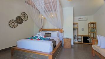 Gili Air Deluxe Room | In-room safe, blackout curtains, soundproofing, free WiFi