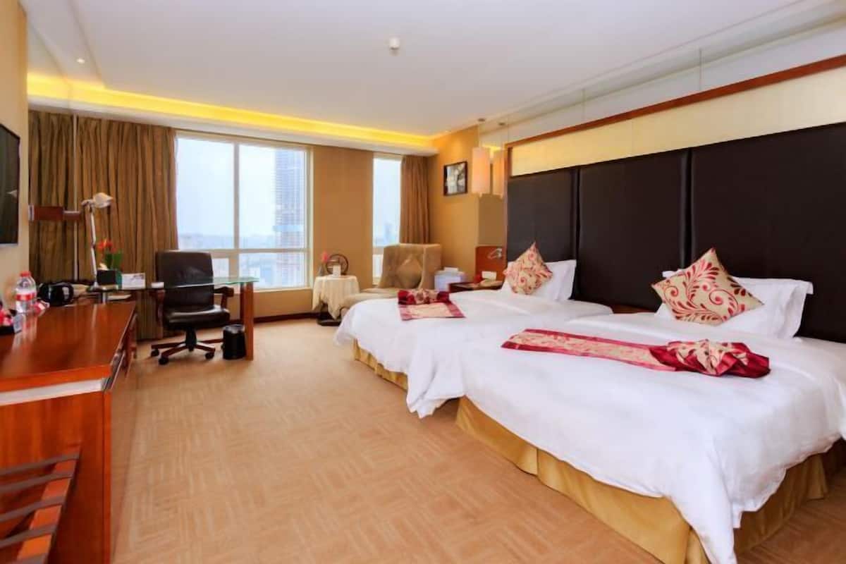 Minibar, in-room safe, desk, blackout drapes