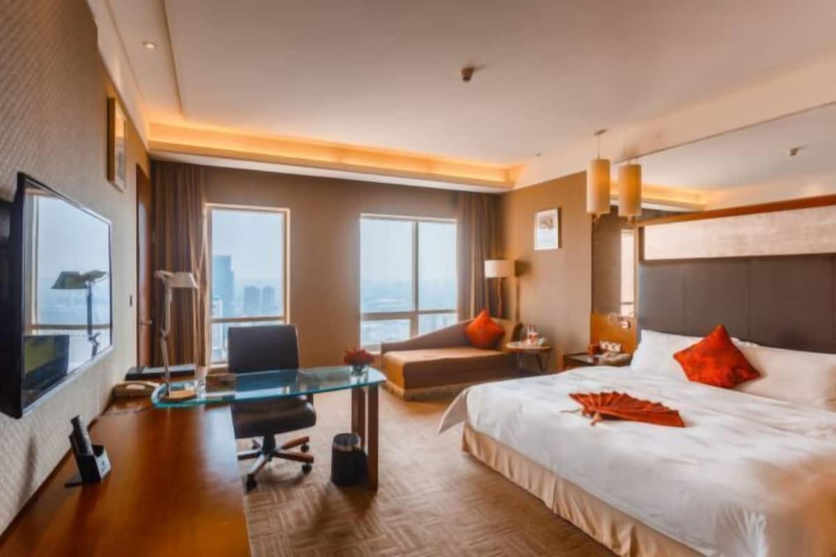 Minibar, in-room safe, desk, blackout drapes