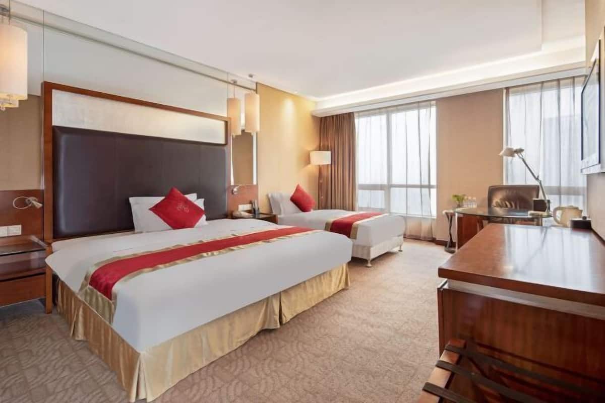 Minibar, in-room safe, desk, blackout drapes