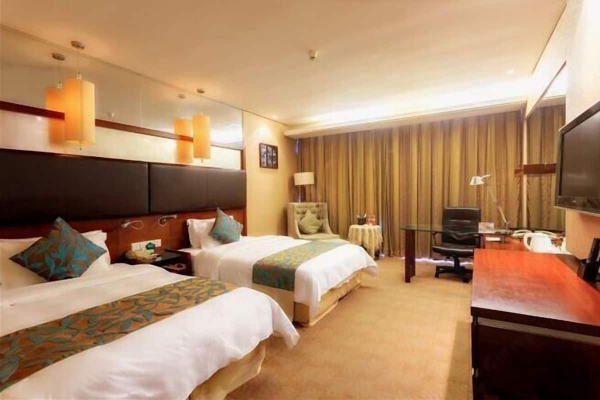 Minibar, in-room safe, desk, blackout drapes