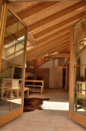 Interior - Penthouse with spectacular views. Sleeps 8. (Lauterbrunnen)