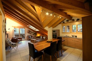 Interior - Penthouse with spectacular views. Sleeps 8. (Lauterbrunnen)