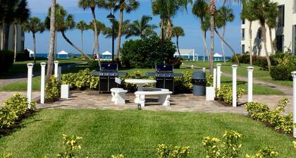 Island House Beach Resort Villa 6