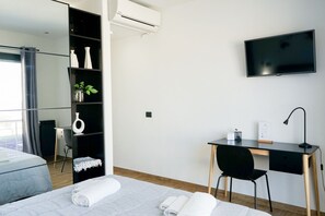 3 chambres, coffres-forts dans les chambres, bureau