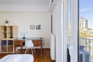 3 bedrooms, iron/ironing board, free WiFi