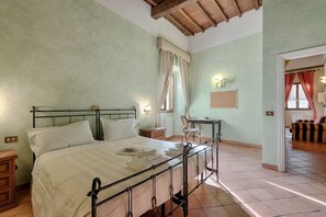 2 chambres, bureau, fer et planche à repasser, Wi-Fi